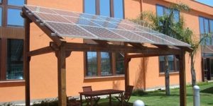 Tettoia fotovoltaico giardino