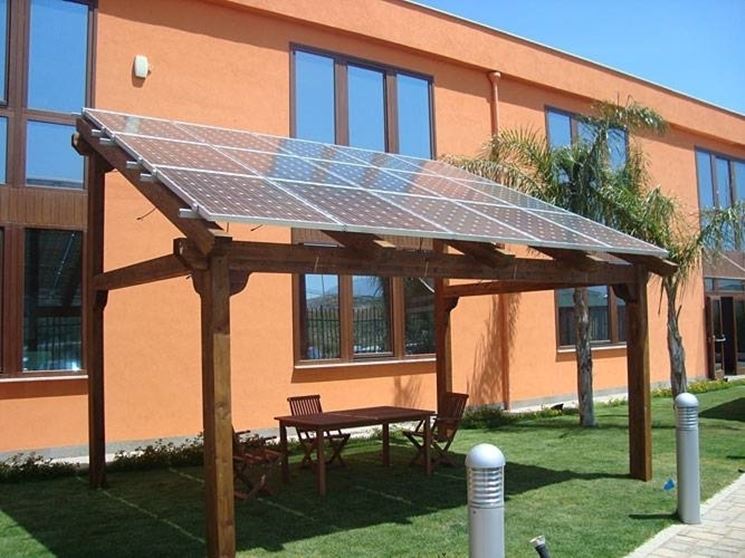 Tettoia fotovoltaico giardino